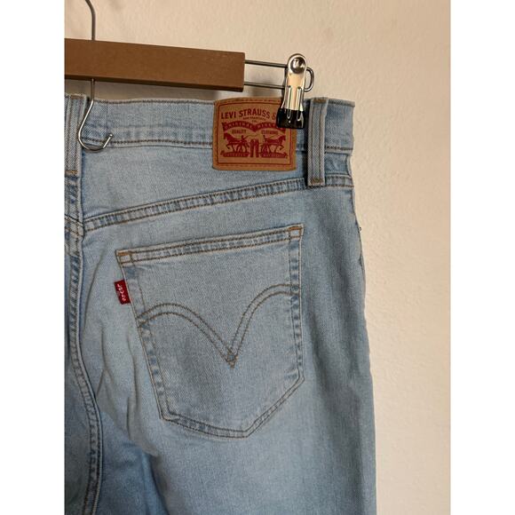 Levi's Wedgie Straight Leg Jeans Button-Fly Light Wash Size 32 - Picture 4 of 9